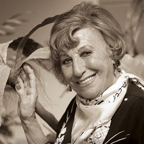 Müzeyyen Senar