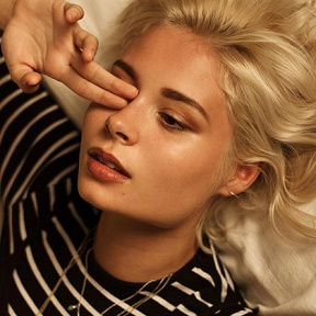 Nina Nesbitt