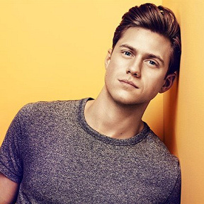 Aaron Tveit